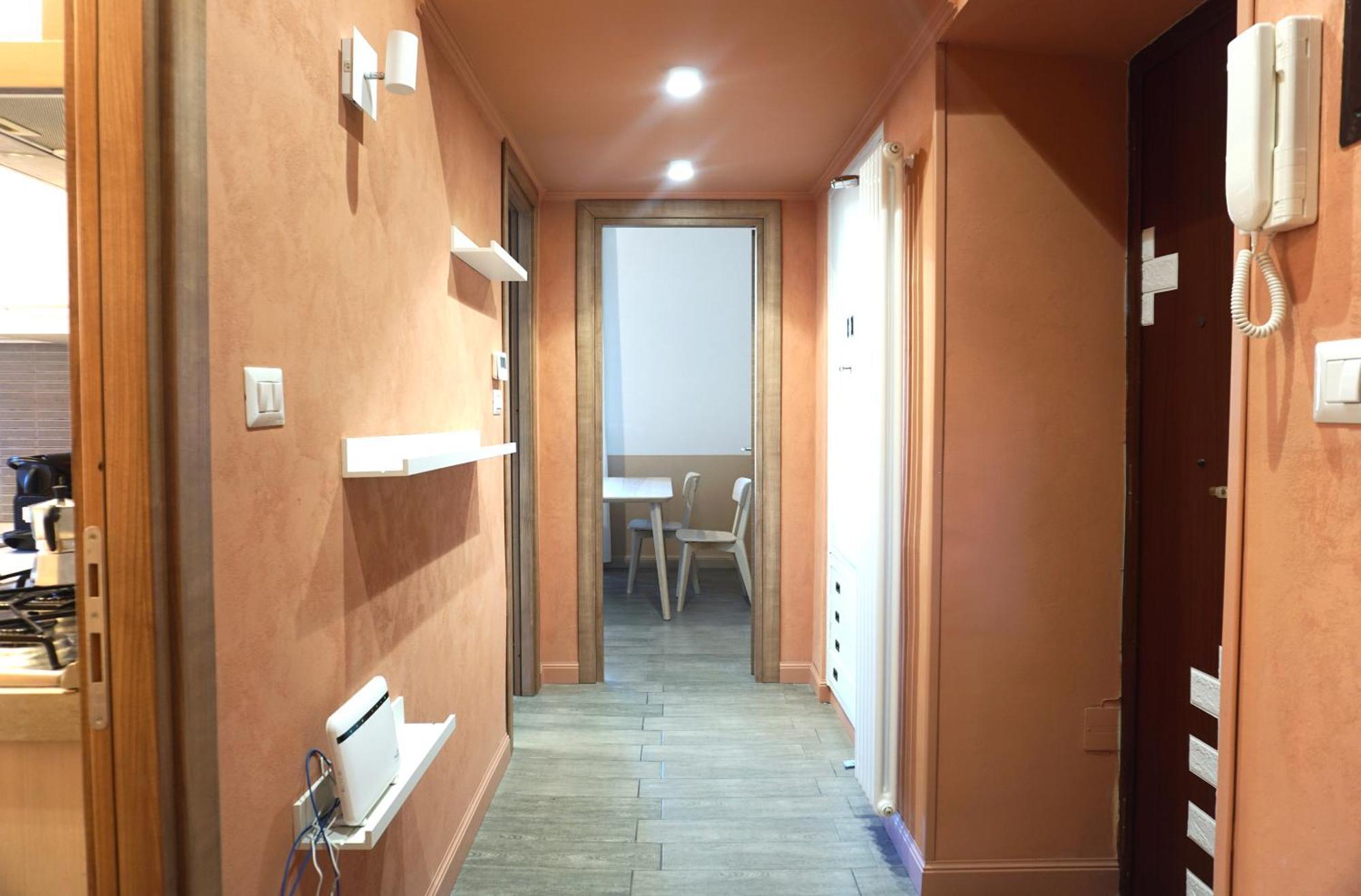 Cozy In The Heart Of Garbatella Apartment