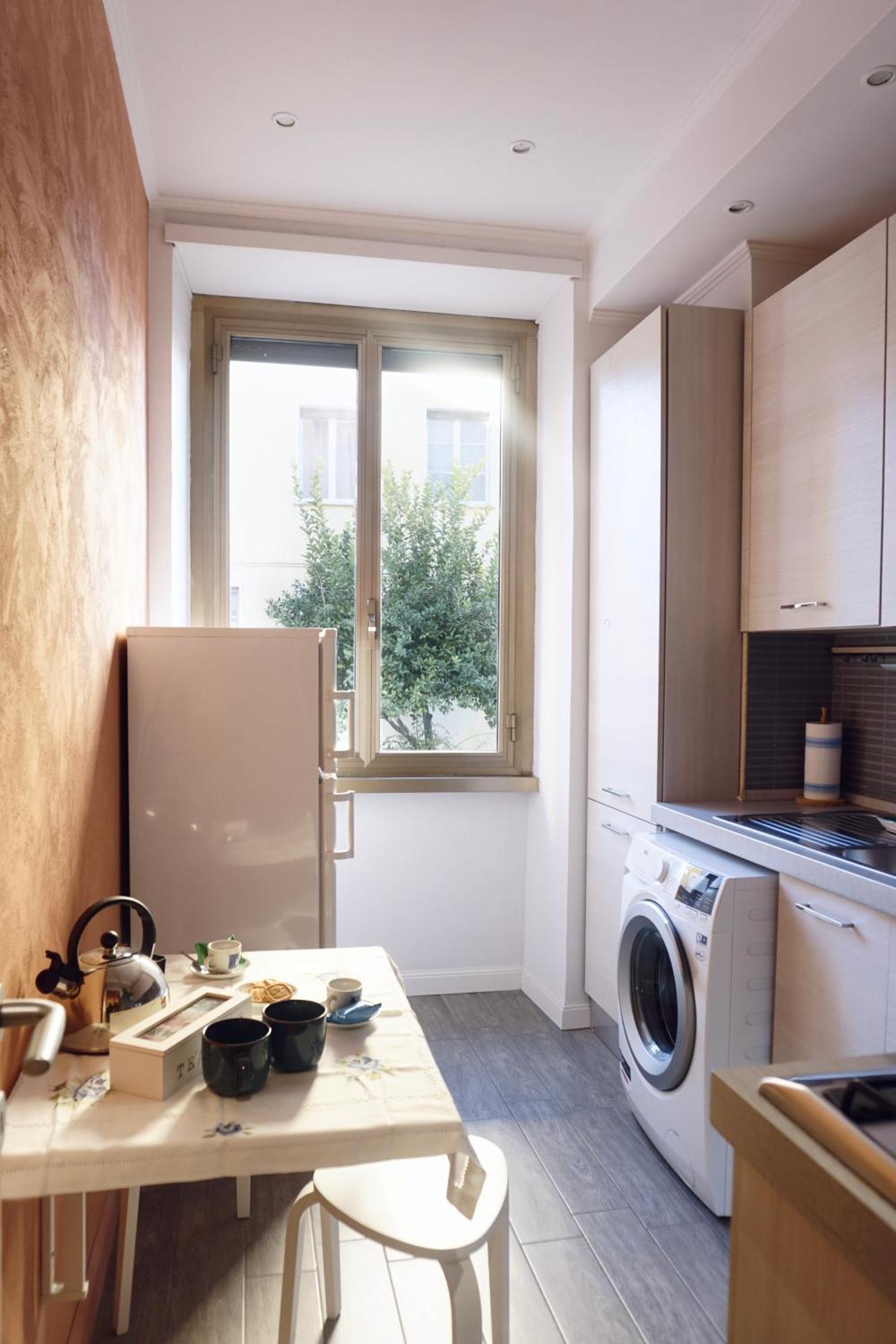 Cozy In The Heart Of Garbatella Apartment